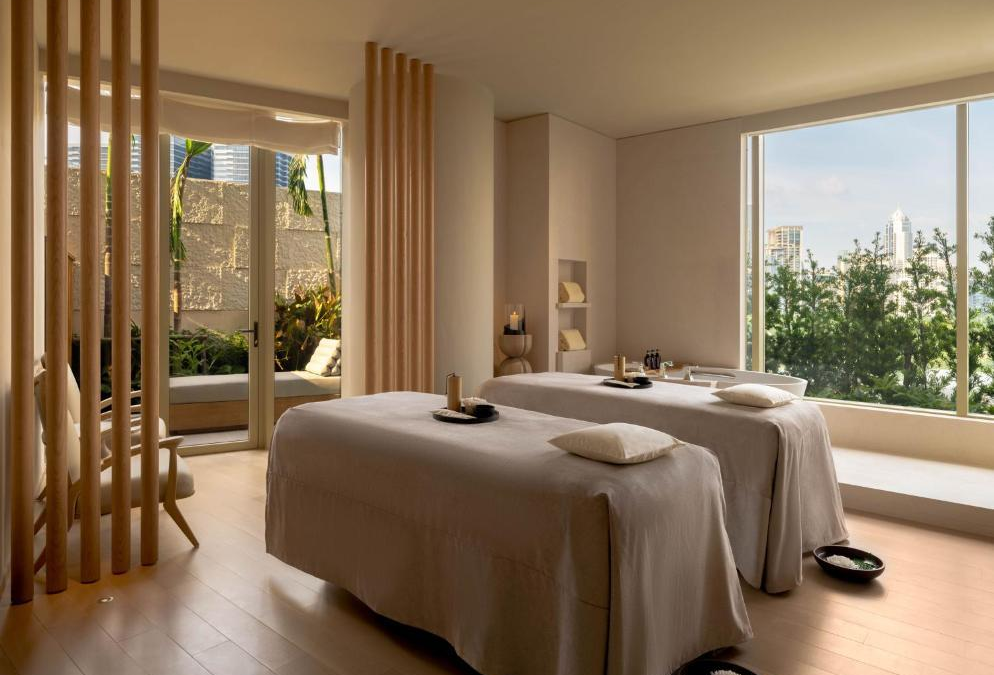 Bangkok for Wellness Lovers: Traditional Thai Massage and Urban Retreats